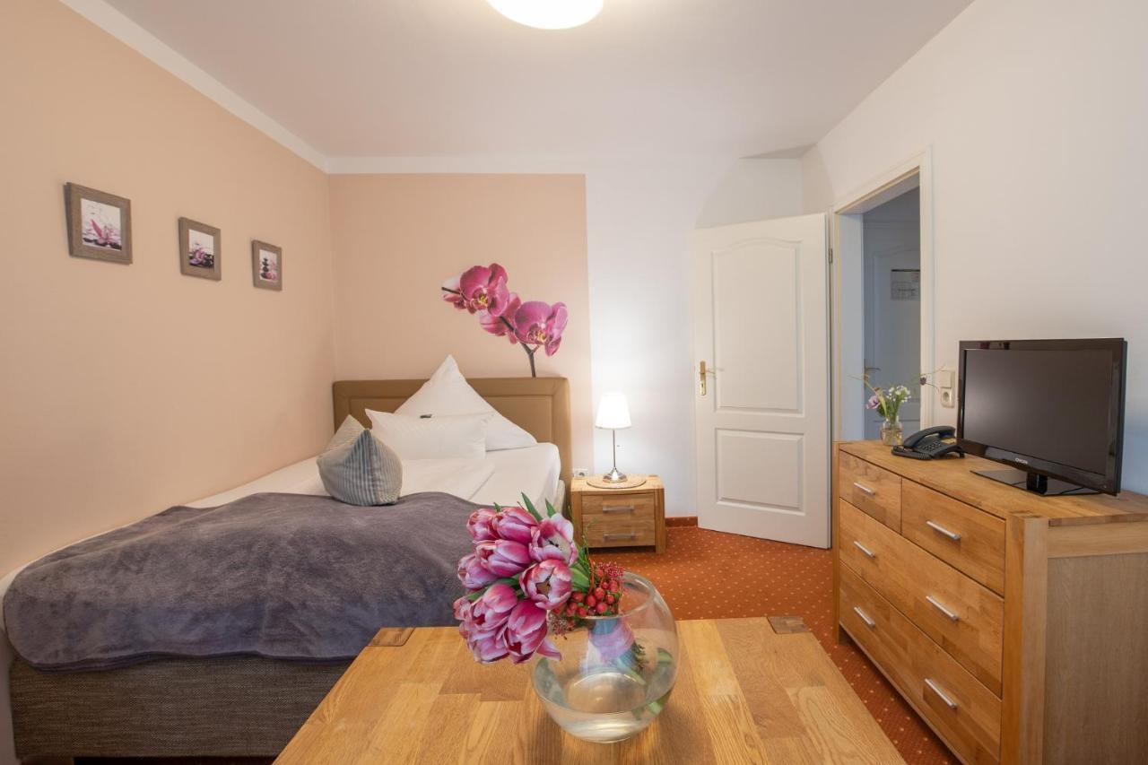 Seehotel Lindenhof Люхен Екстериор снимка