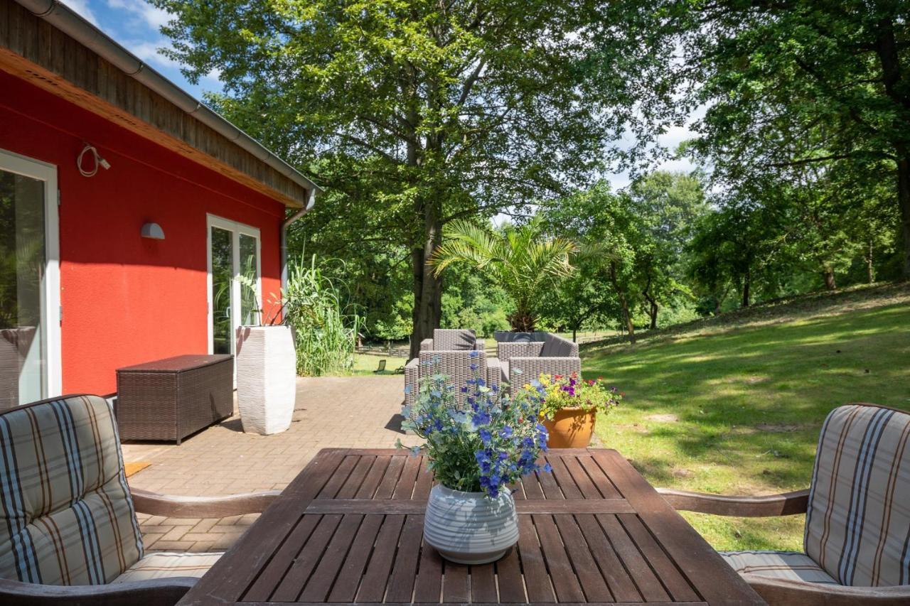 Seehotel Lindenhof Люхен Екстериор снимка