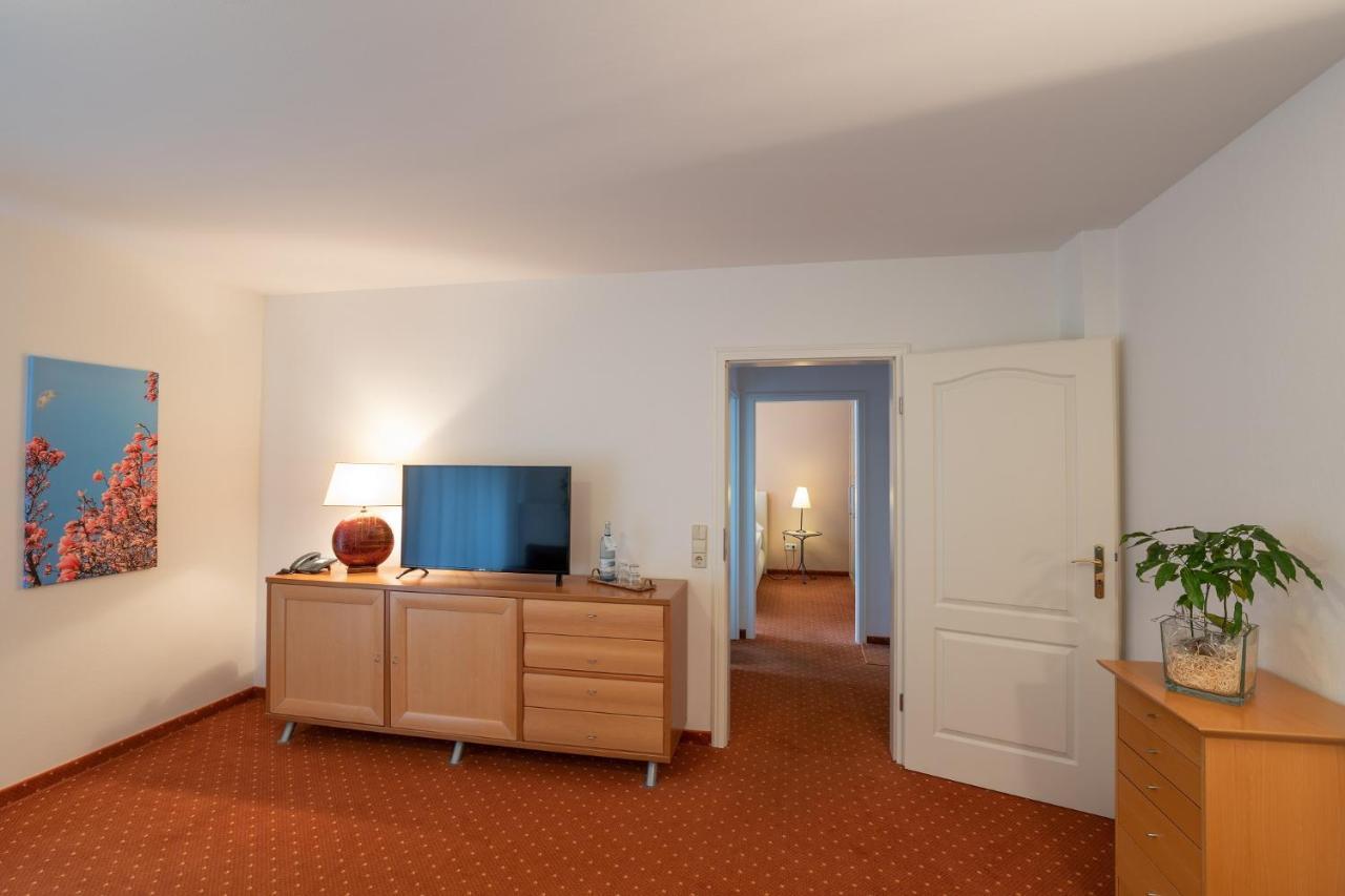 Seehotel Lindenhof Люхен Екстериор снимка