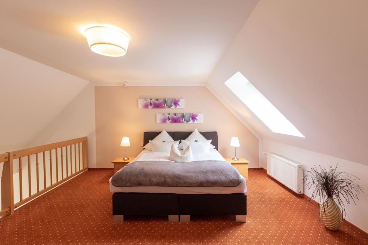 Seehotel Lindenhof Люхен Екстериор снимка
